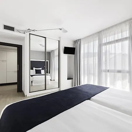 A Cetarea Apartment *